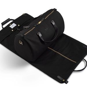 Bennett Winch Black Suit Carrier Holdall